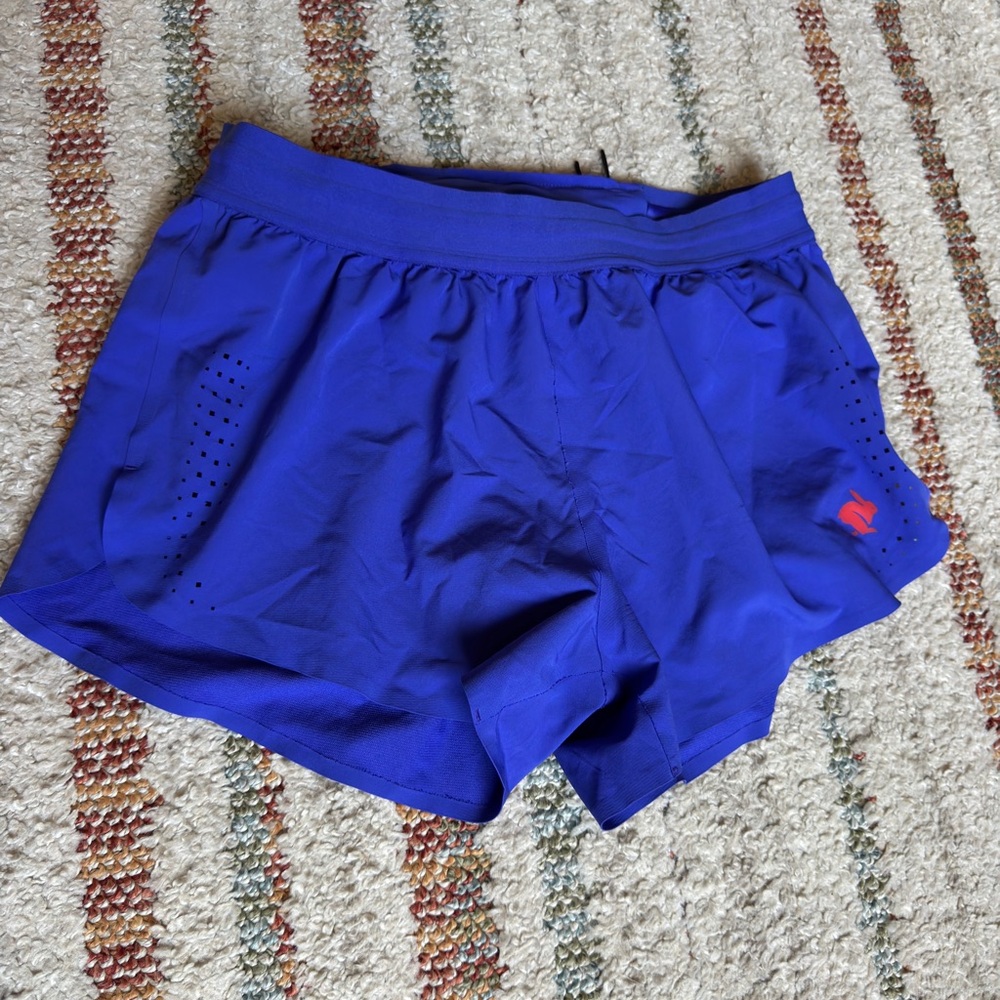 NWOT rabbit Fuel N’ Fly 3” Running Shorts - Medium